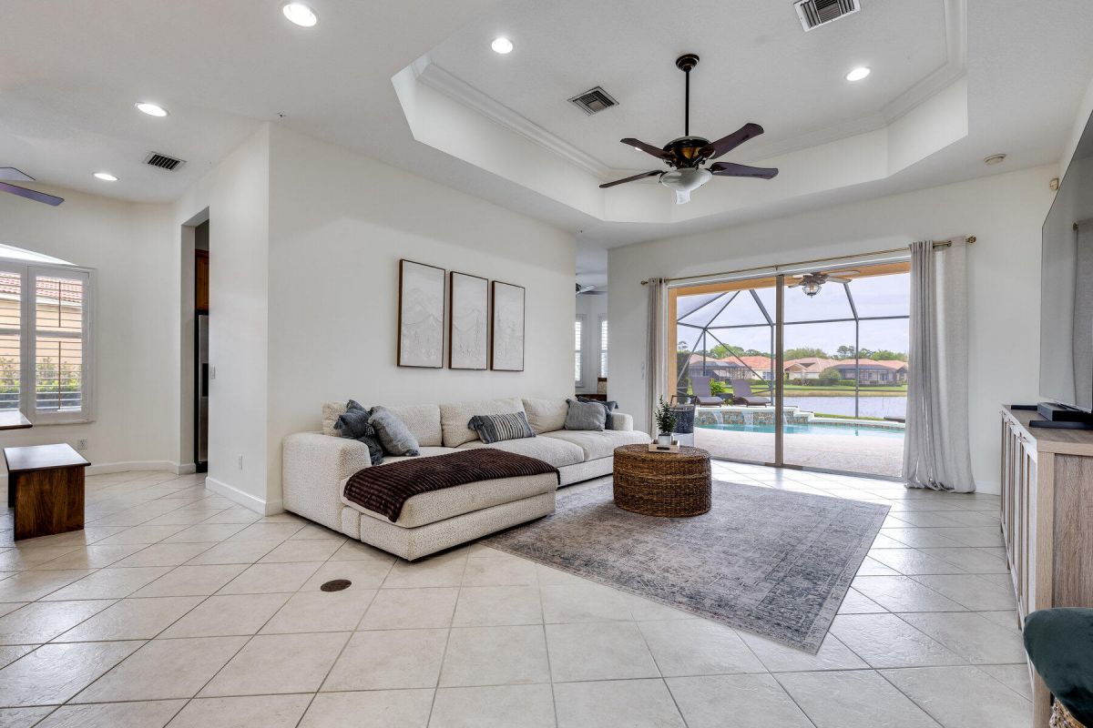 9007 Short Chip Circle