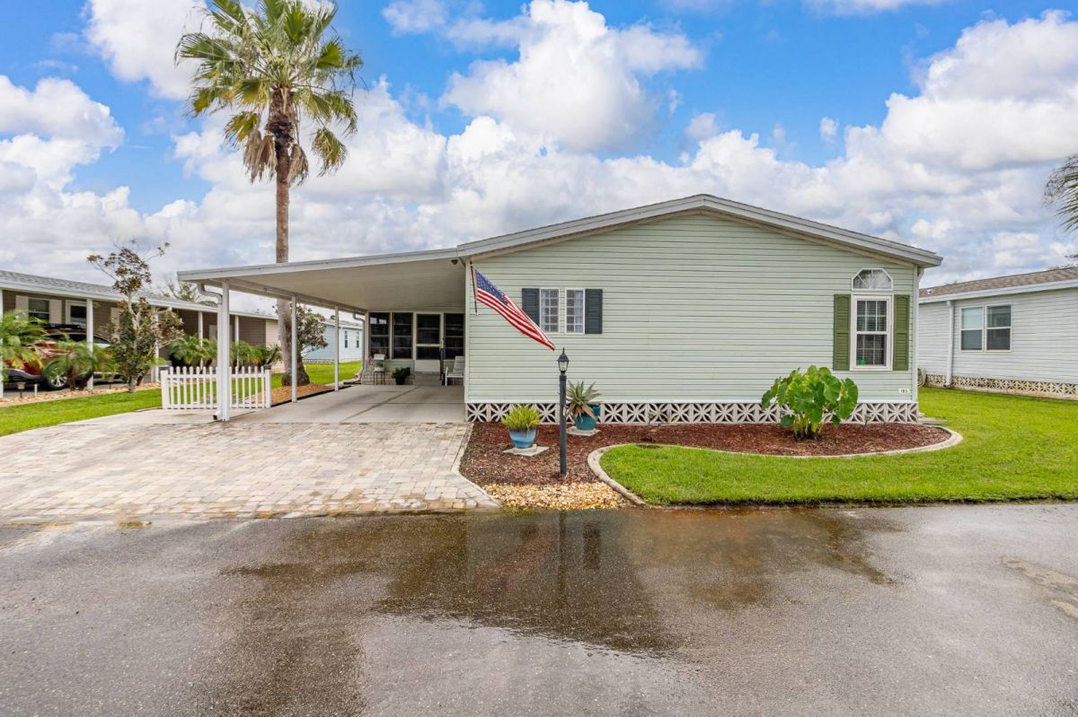 1747 Red Pine Avenue, 183