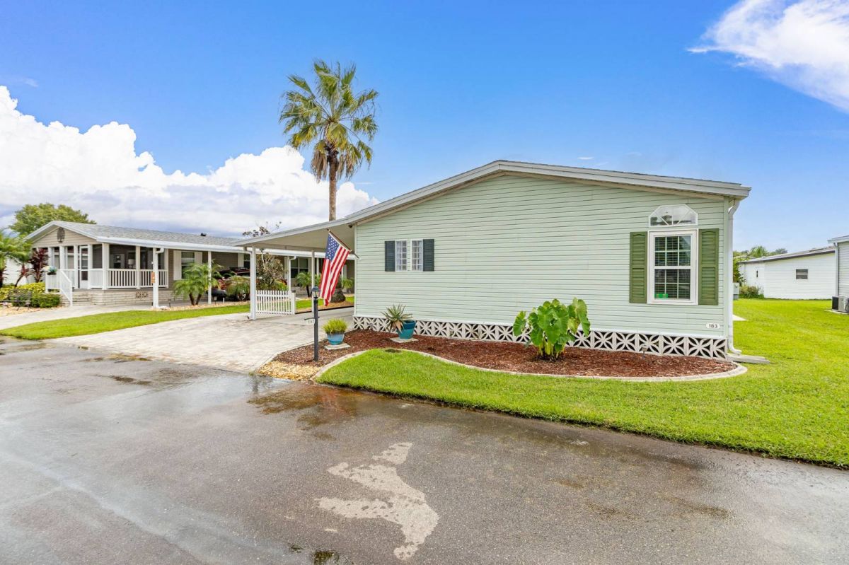 1747 Red Pine Avenue, 183