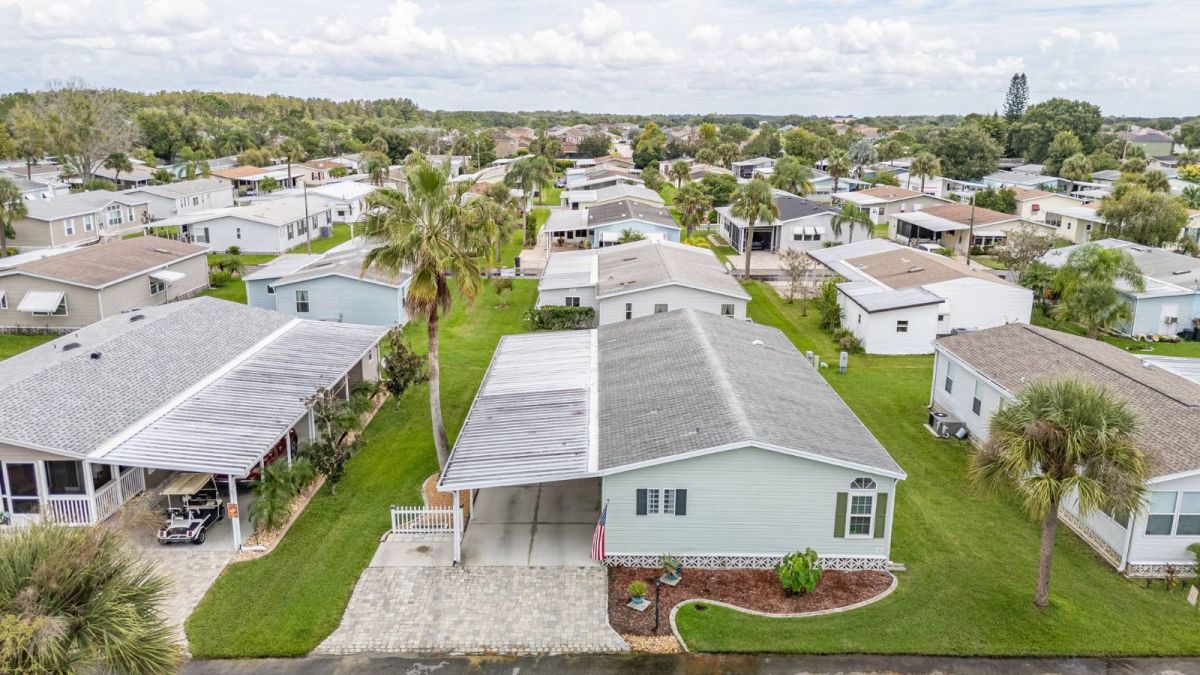 1747 Red Pine Avenue, 183