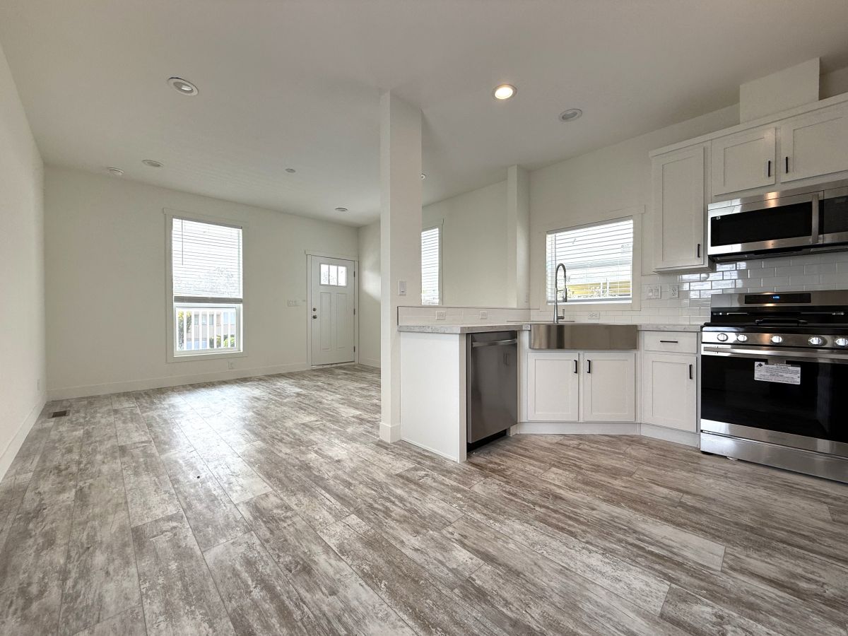 2200 W Wilson St # 026