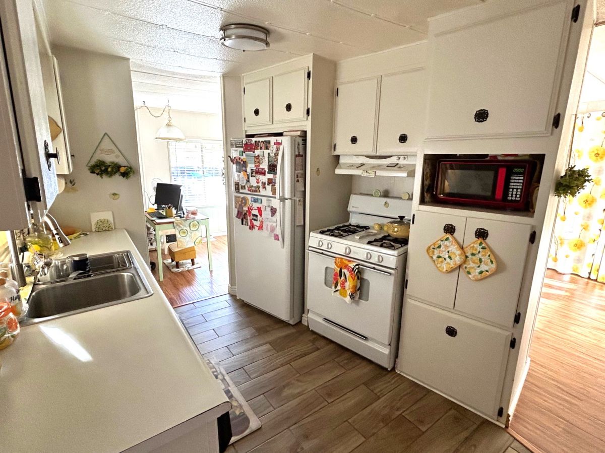 2200 W Wilson St # 078