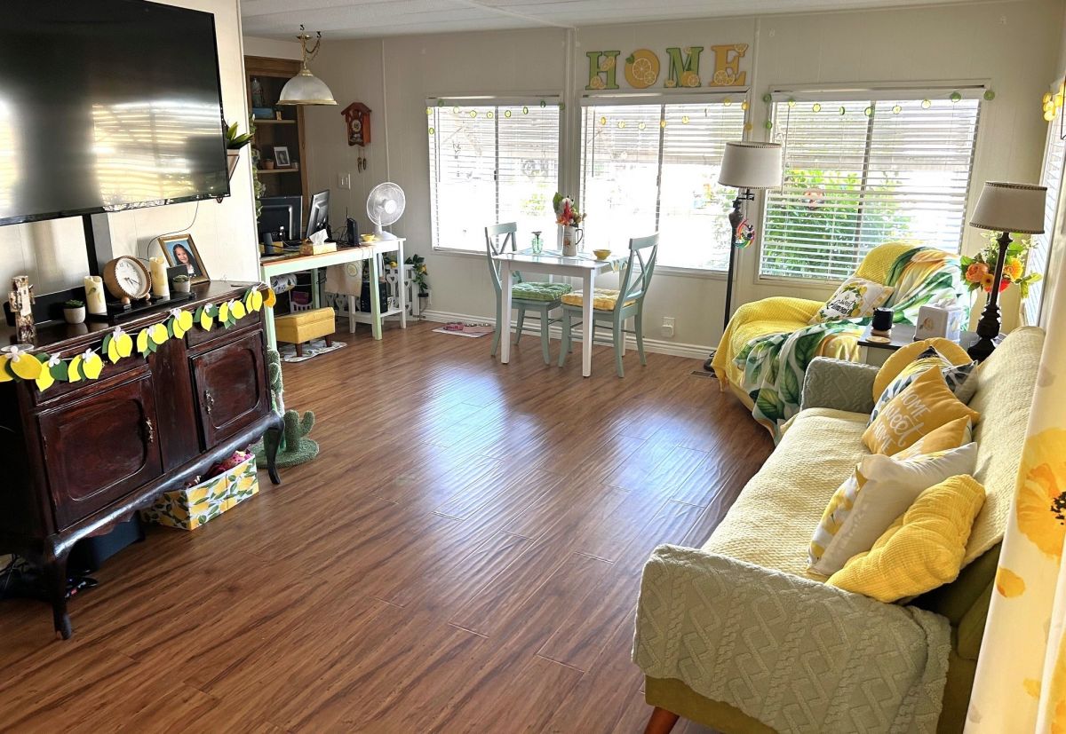 2200 W Wilson St # 078