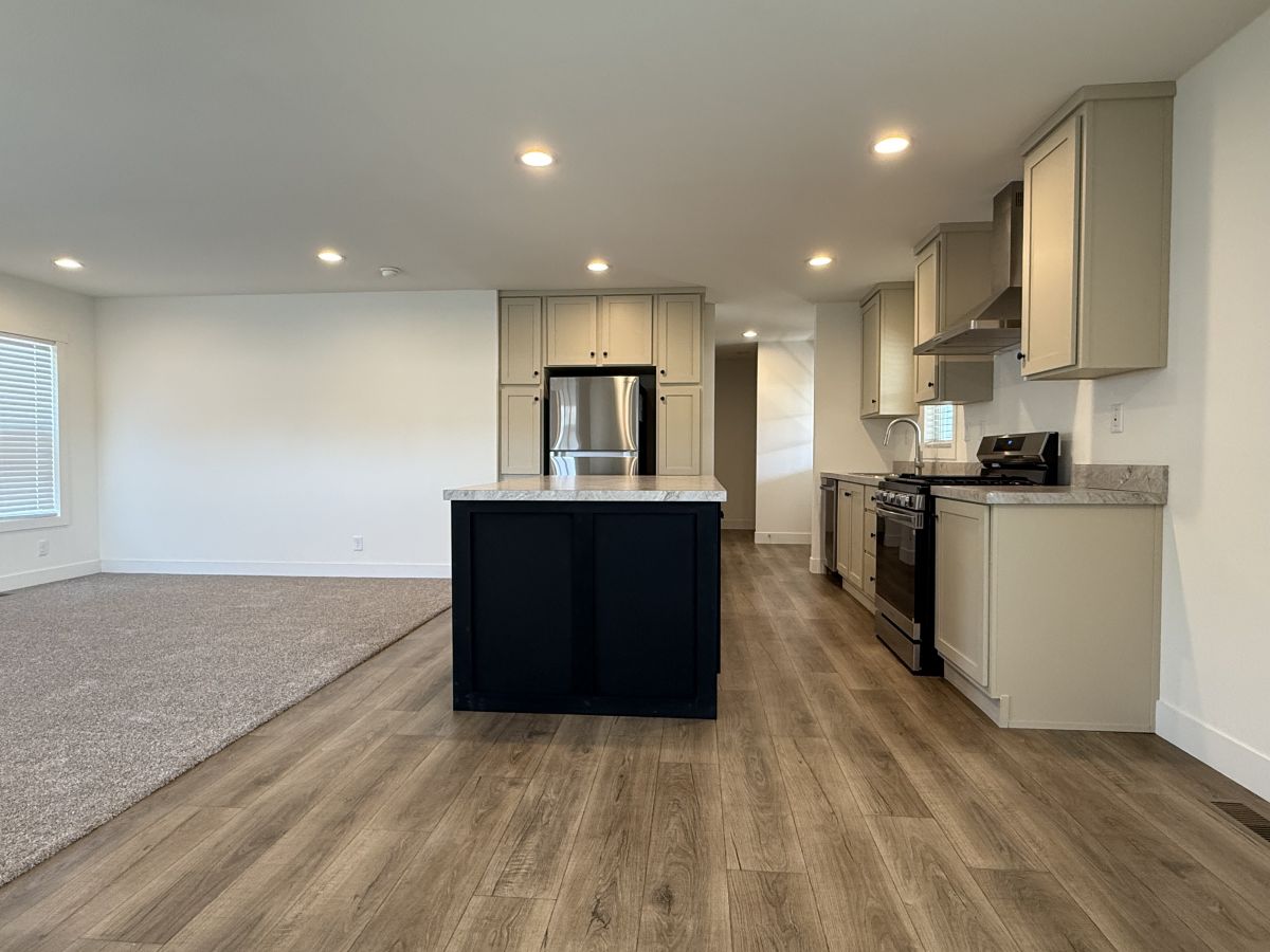 2200 W Wilson St # 023