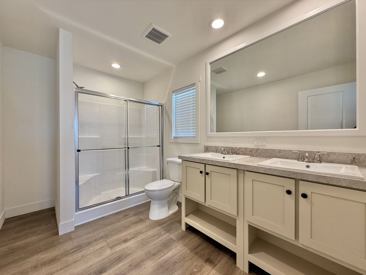 2200 W Wilson St # 023