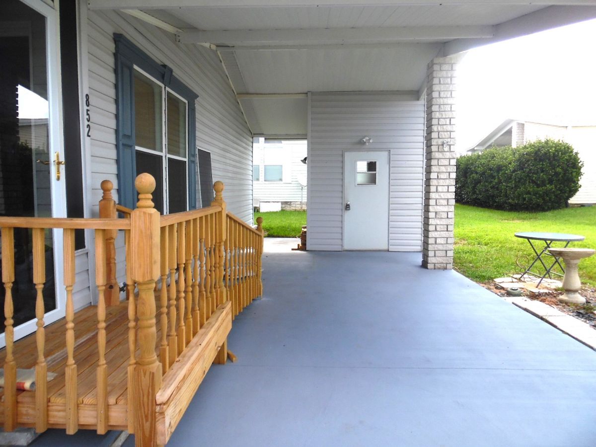 852 Blue Dolphin Ave