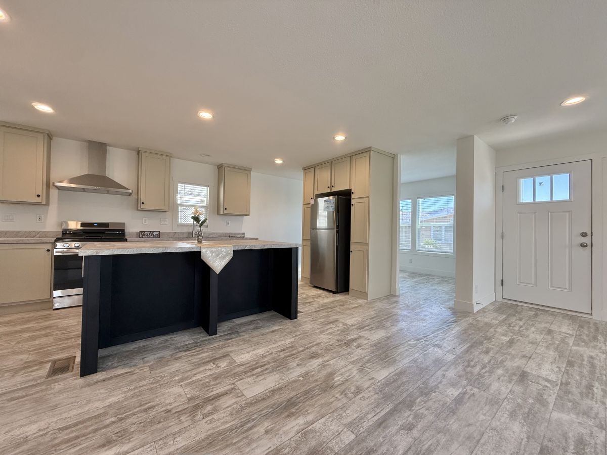 2200 W Wilson St # 171