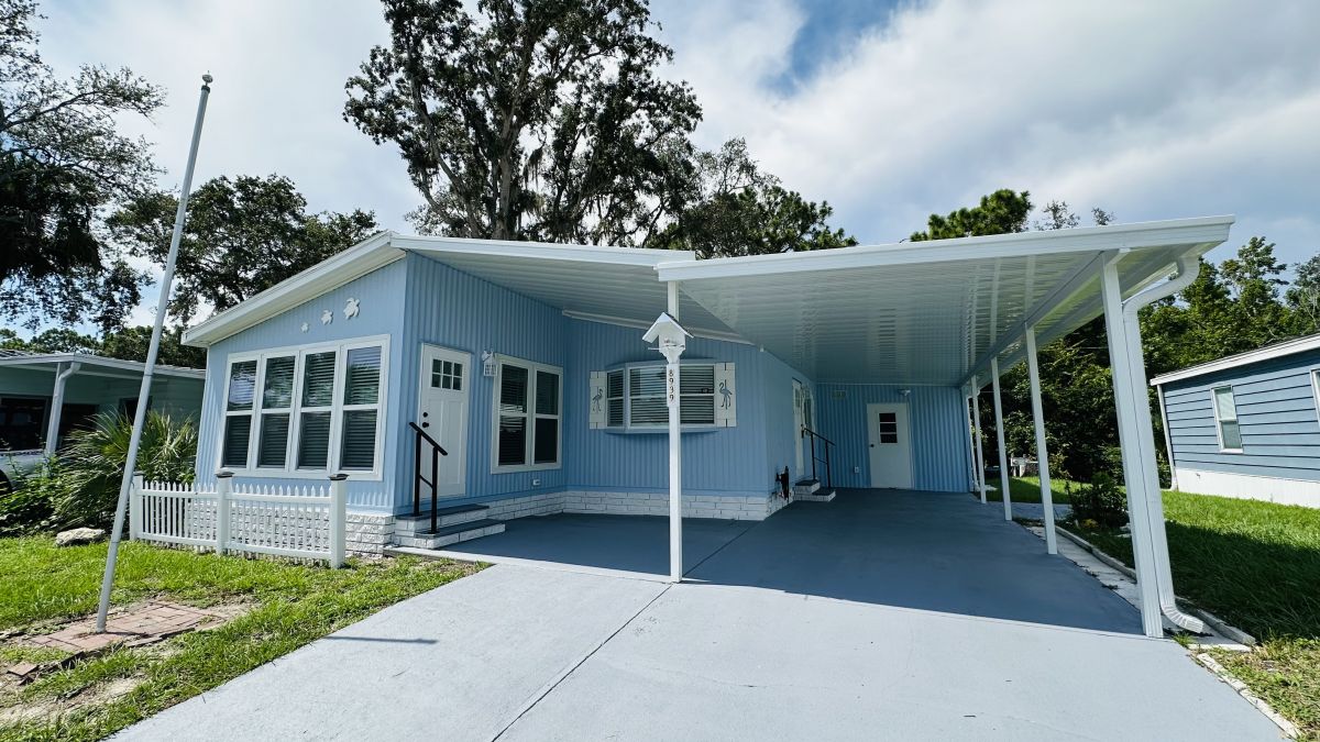 8939 W Forest View Drive