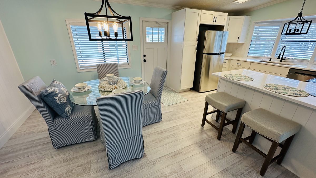 8939 W Forest View Drive