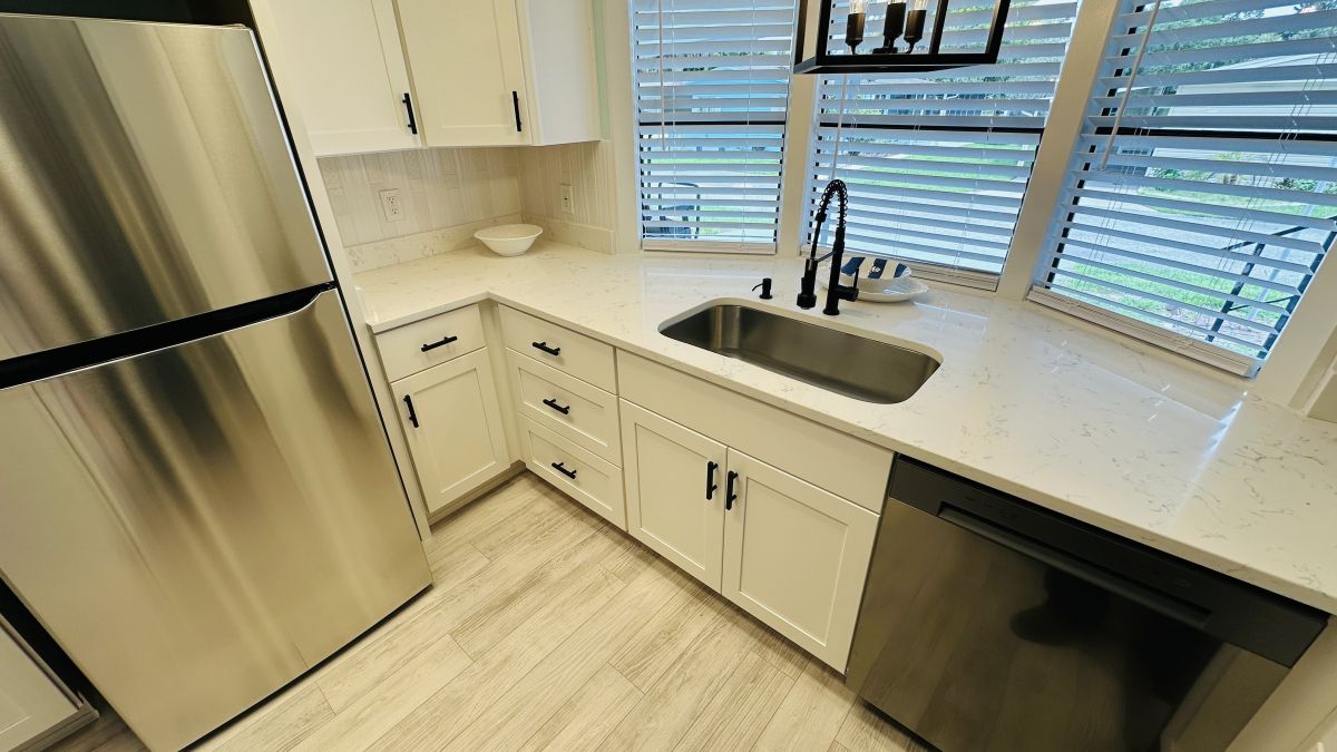 8939 W Forest View Drive