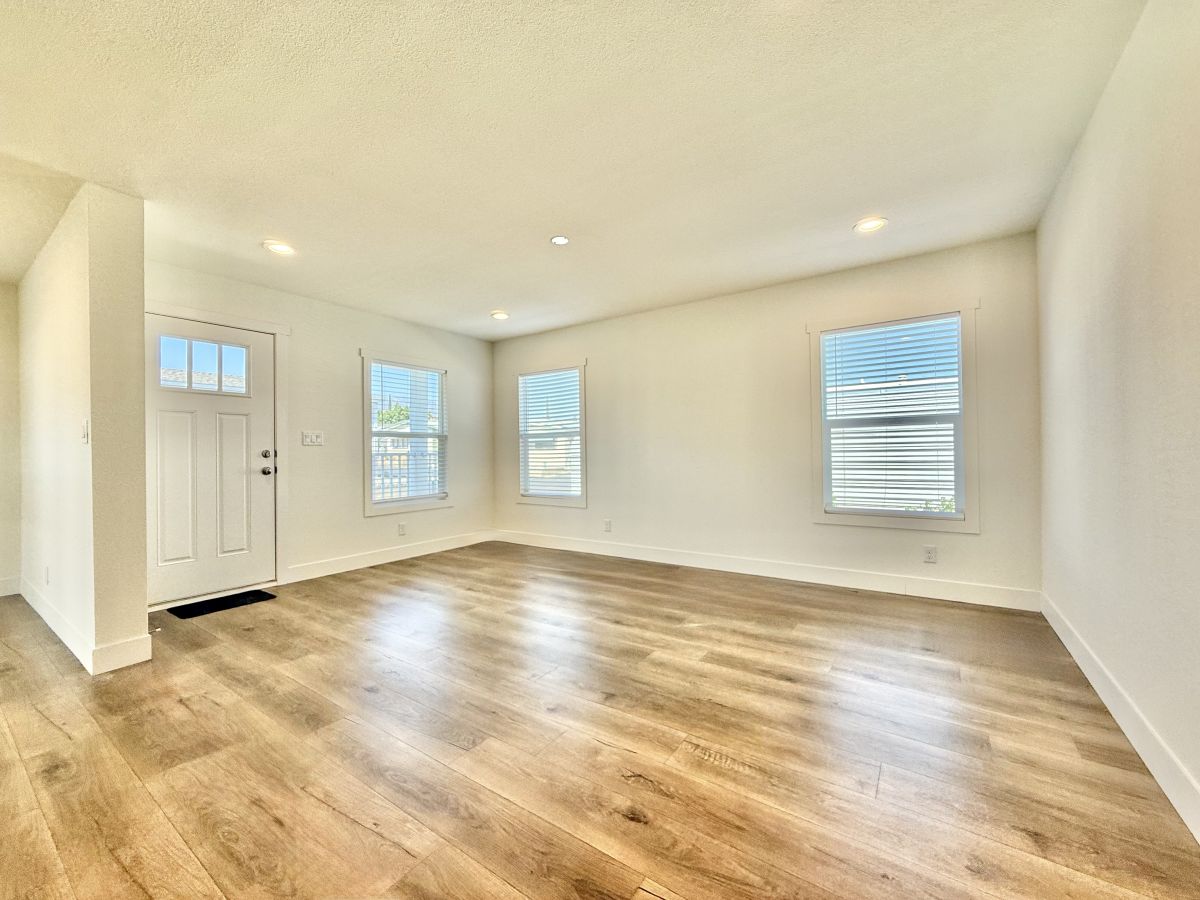 2200 W Wilson St # 115