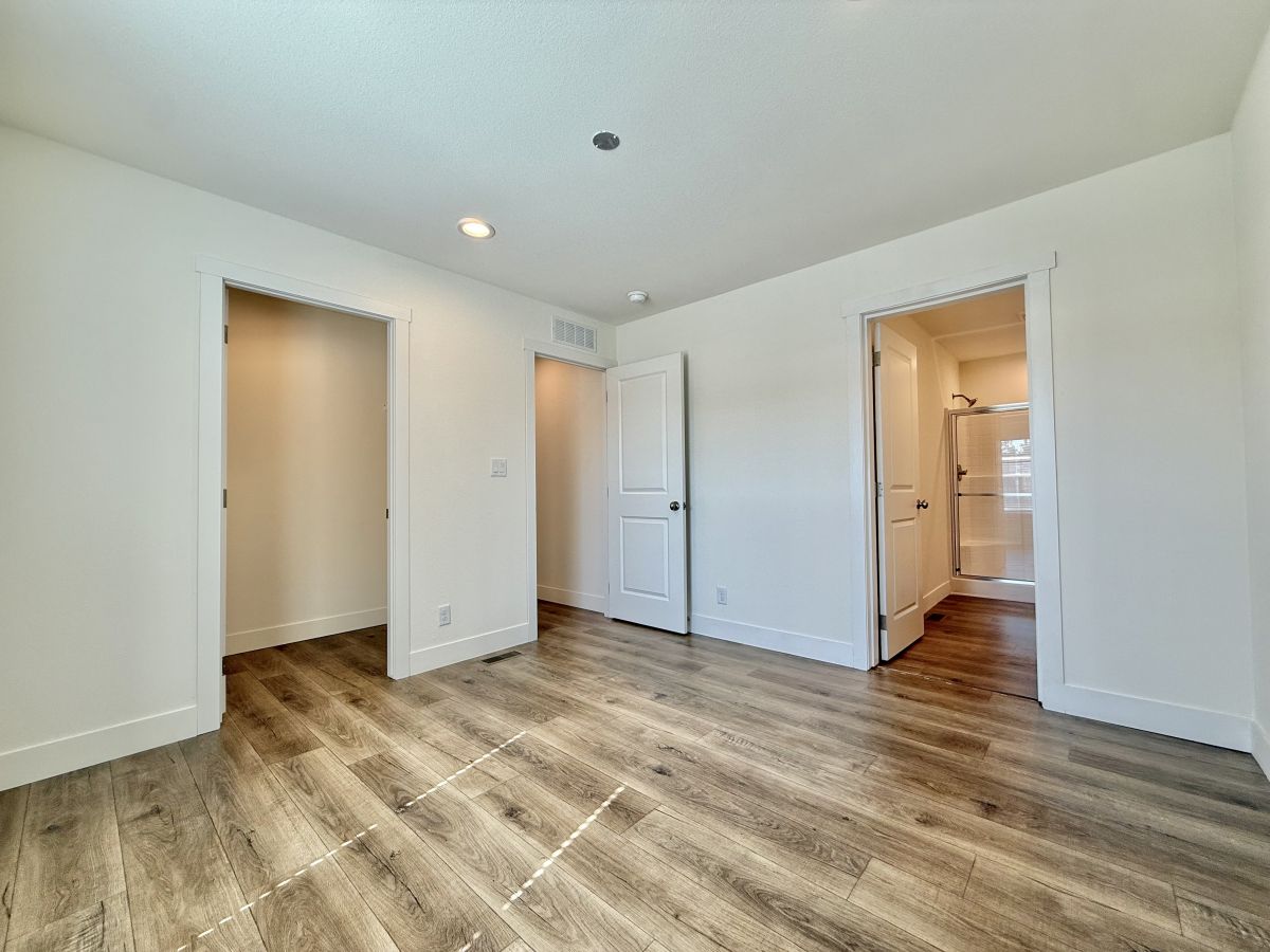 2200 W Wilson St # 115