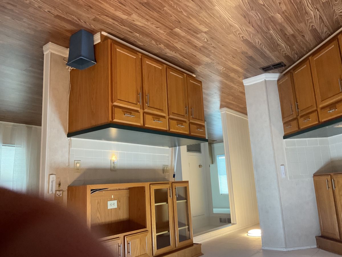 15414 LAKESHORE VILLA CIRCLE