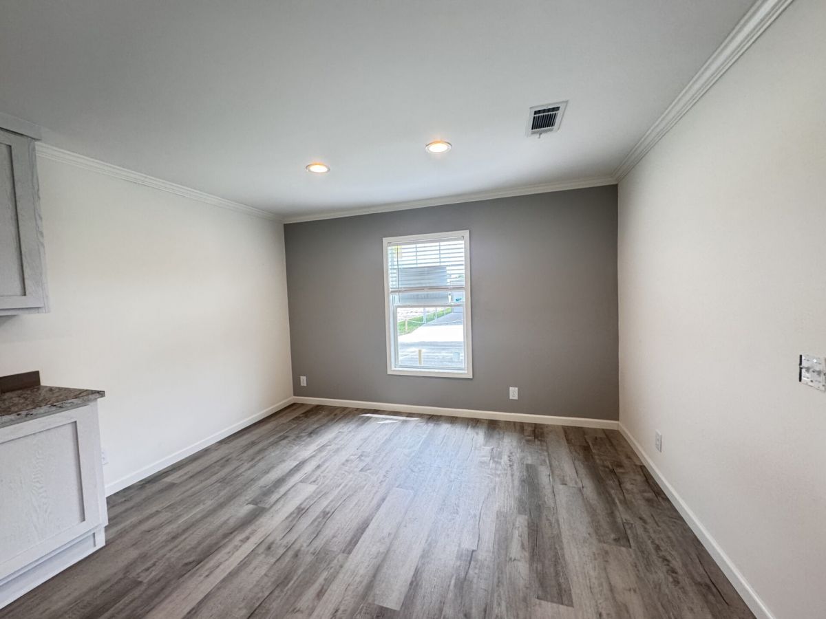 835 SE Saffron Place