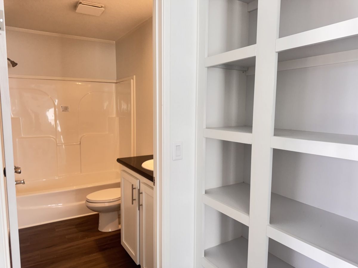 836 SE Saffron Place, Lot COVE032