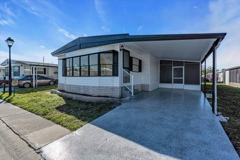 12100 Seminole Blvd. #13