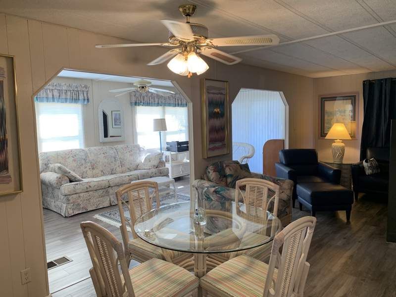 12100 Seminole Blvd. #112