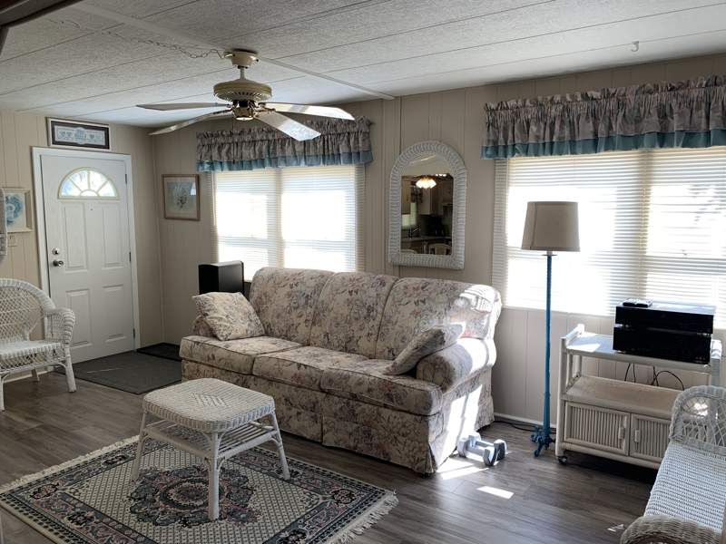 12100 Seminole Blvd. #112