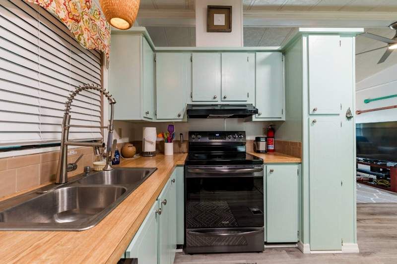 12100 Seminole Blvd. #385