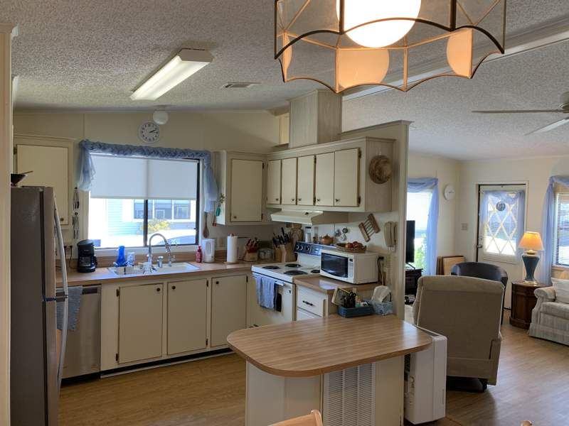 12100 Seminole Blvd. #338