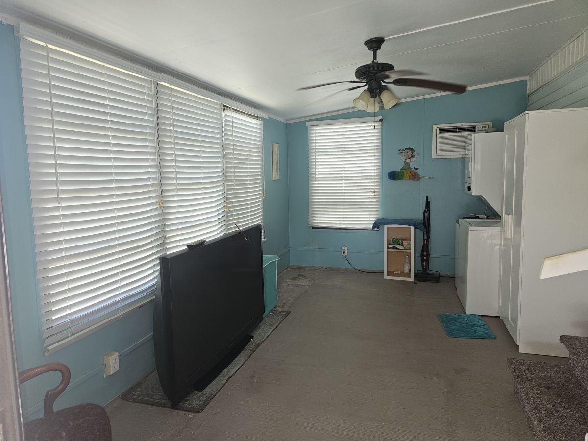 8395 Lady Slipper Lane 101