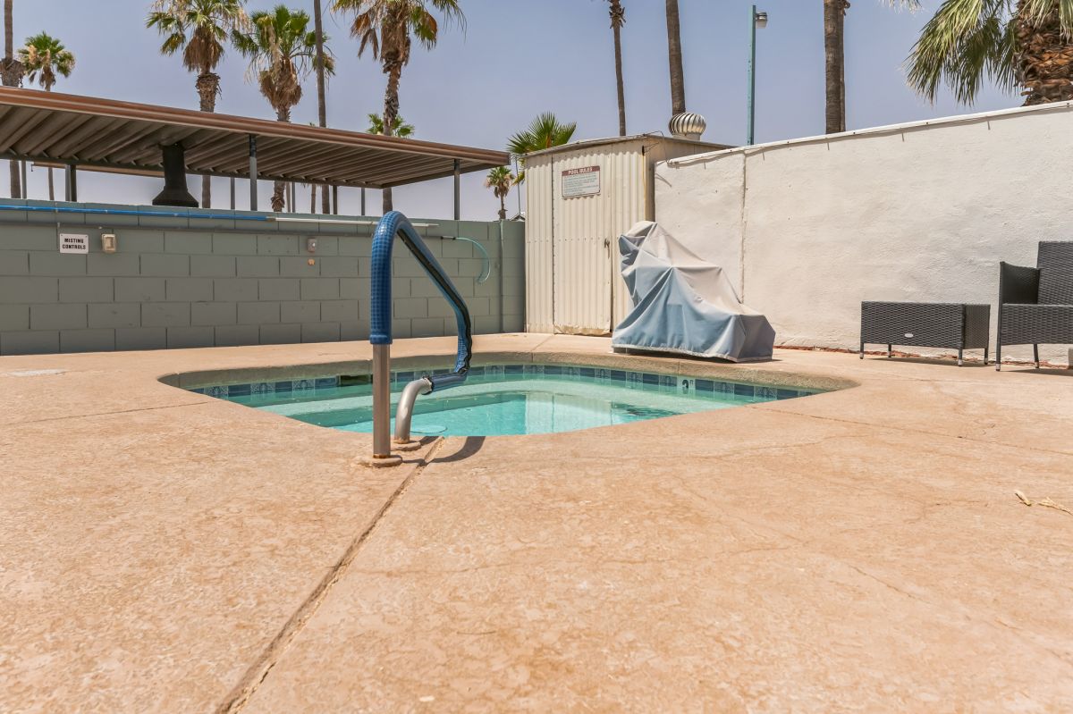 1050 S. Arizona Blvd. #154