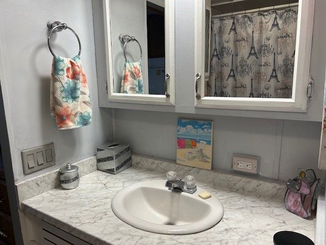 5551 SW 18th Terrace