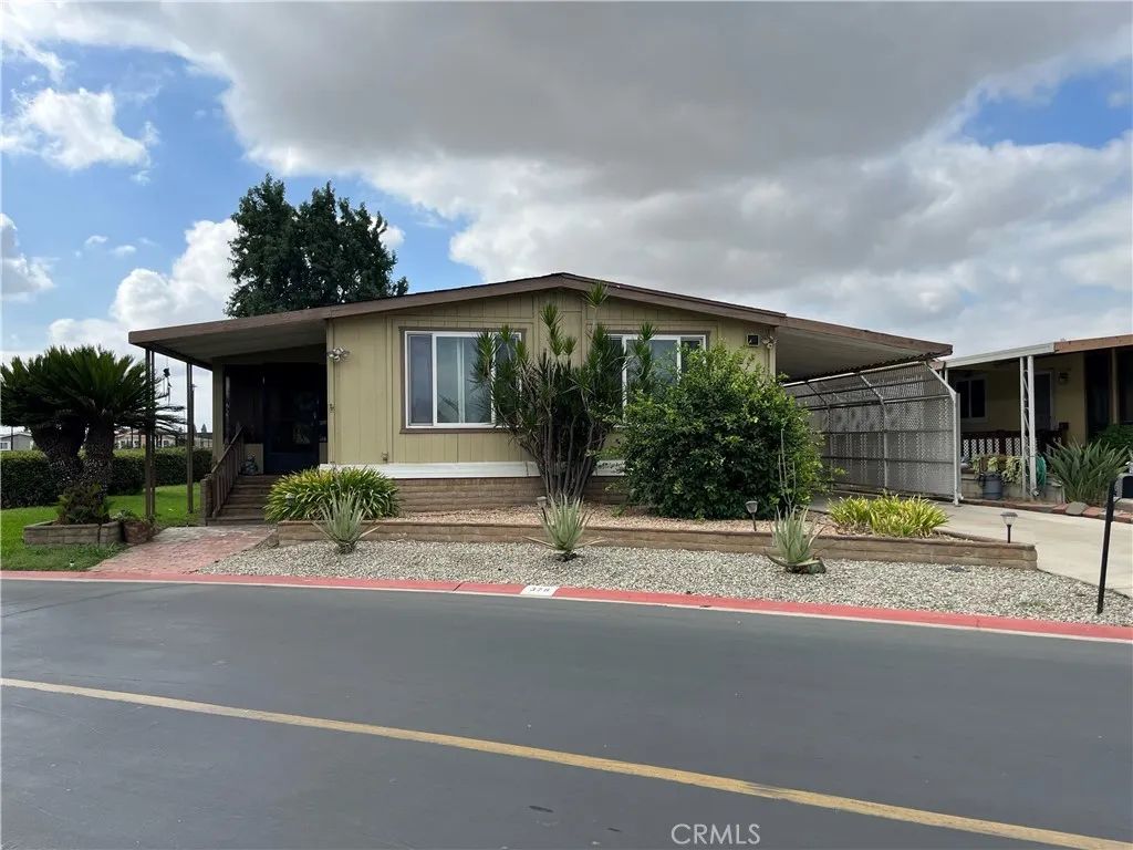 1456 E Philadelphia St #378