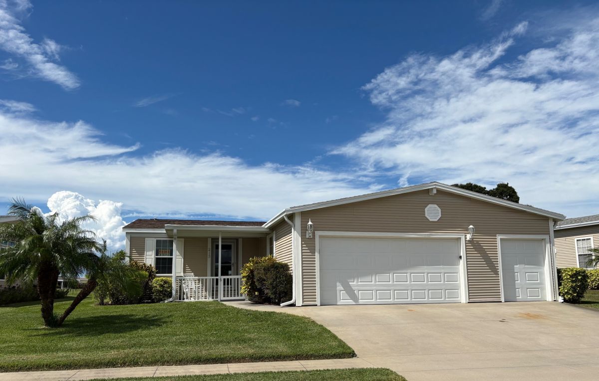 2713 GREENS KEEPER DRIVE