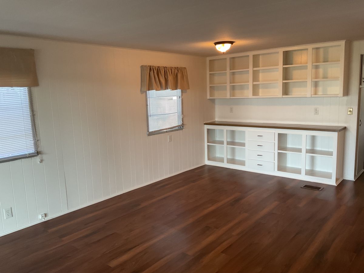 15406 LAKESHORE VILLA PLACE