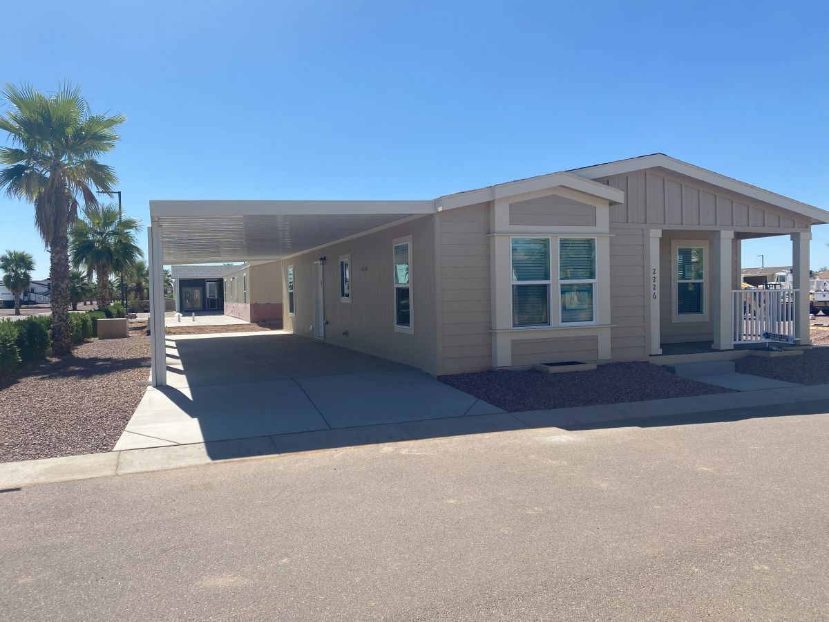 1110 North Henness Rd 2226