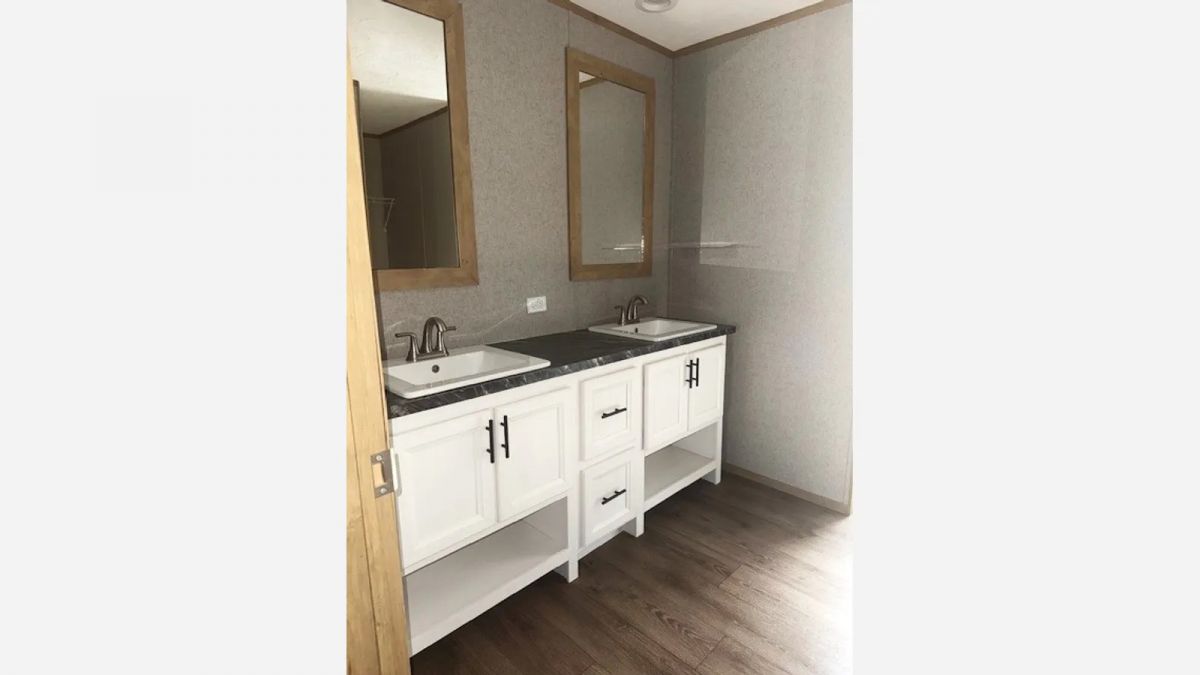 274 Kingfisher Avenue