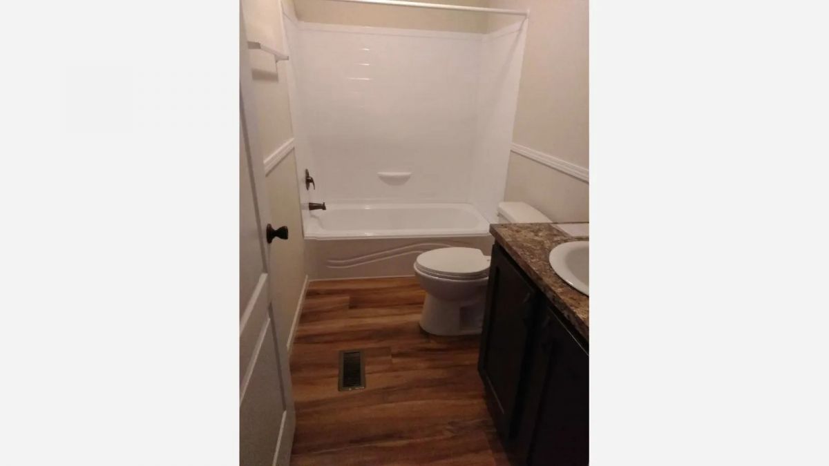 81 Sandhill Boulevard