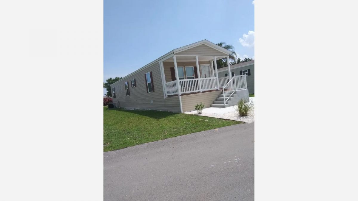 105 Sandhill Boulevard