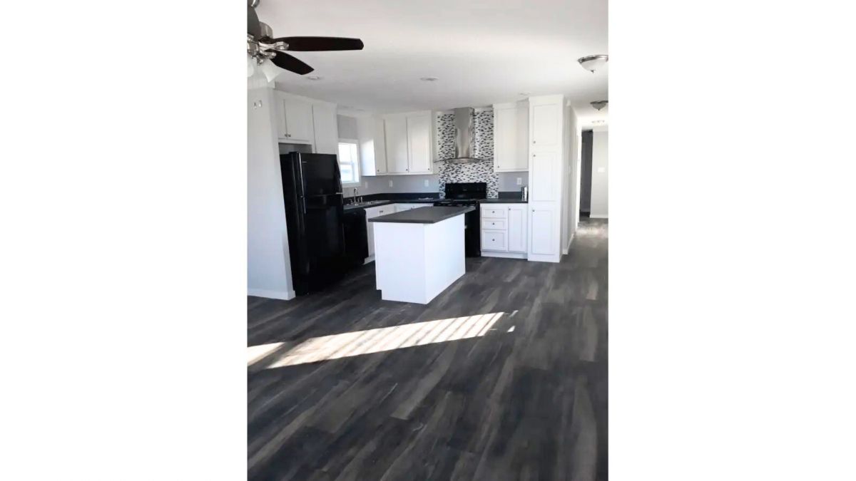 105 Sandhill Boulevard