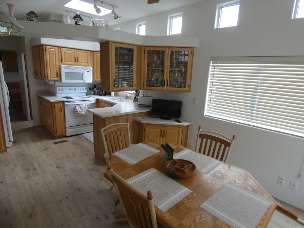 1110 North Henness Rd 557