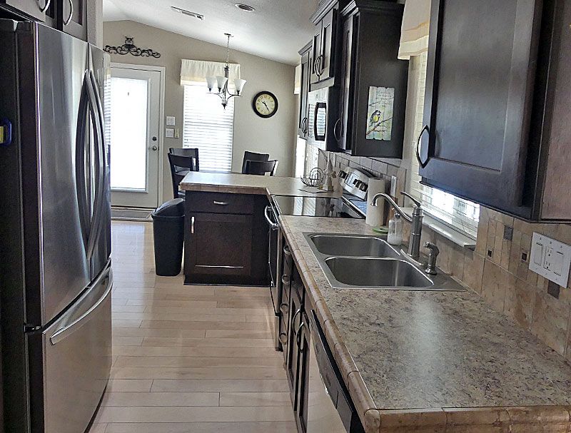 1110 North Henness Rd 1148