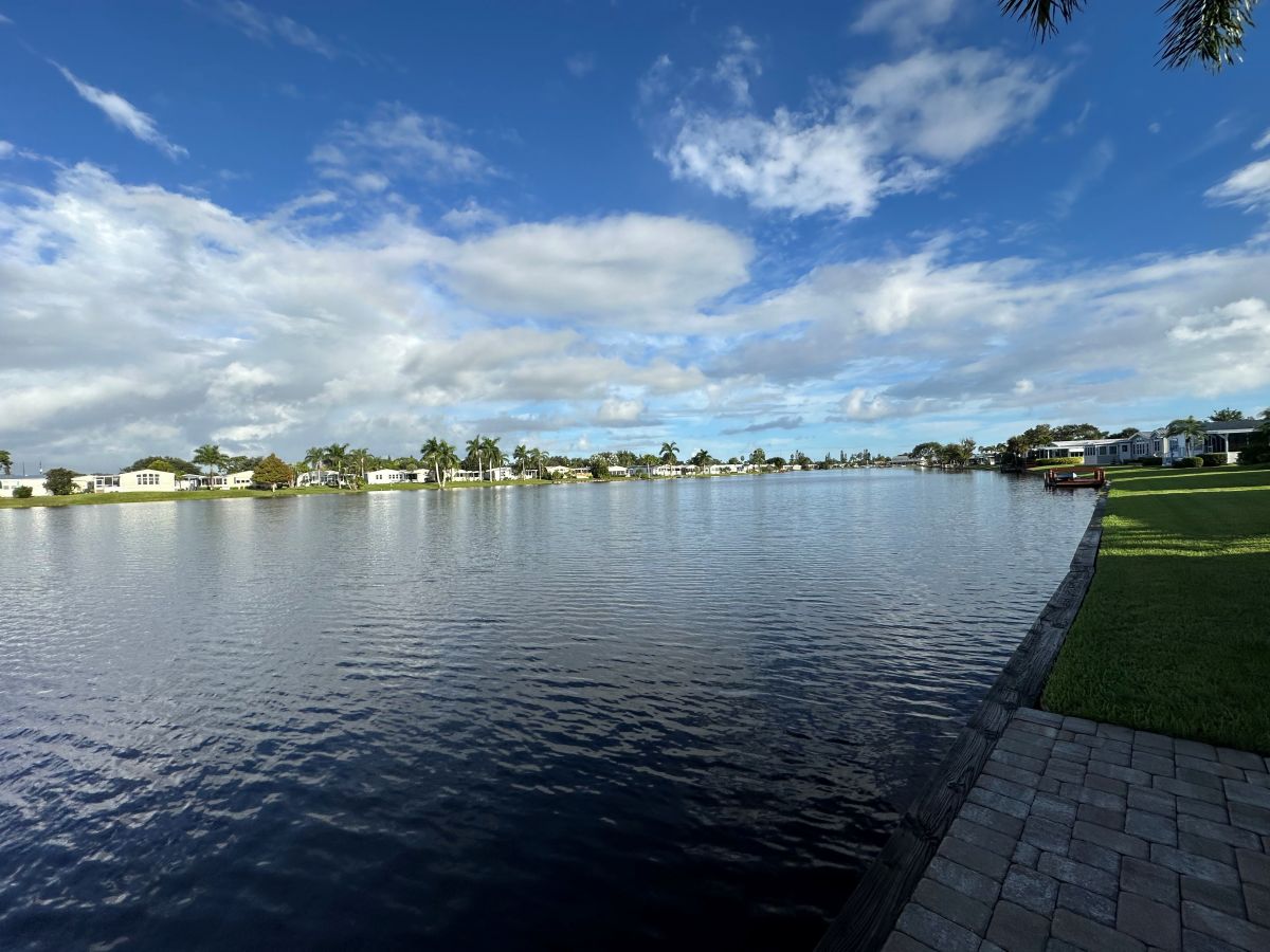 2029 EAST LAKEVIEW DRIVE