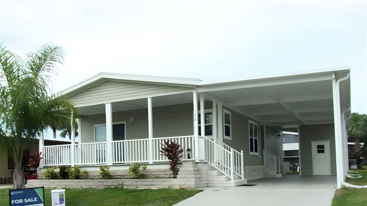 2692 NE Highway 70, #136