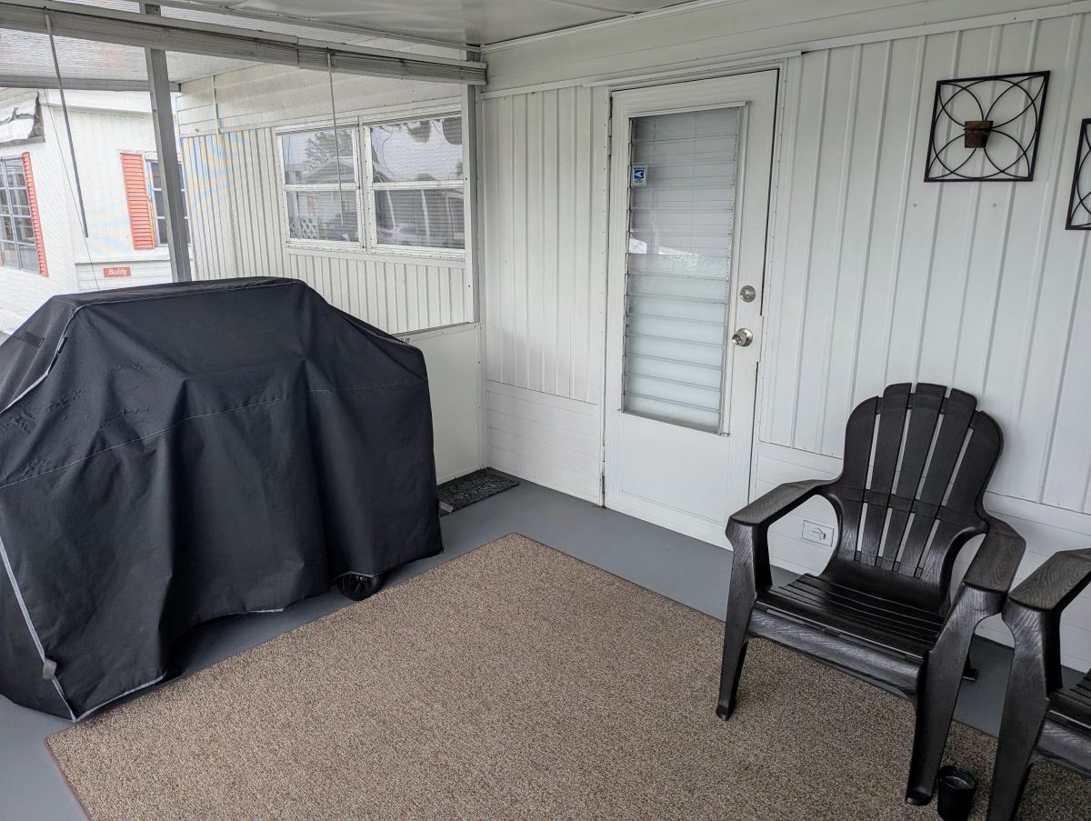 1007 52nd Avenue Terrace W