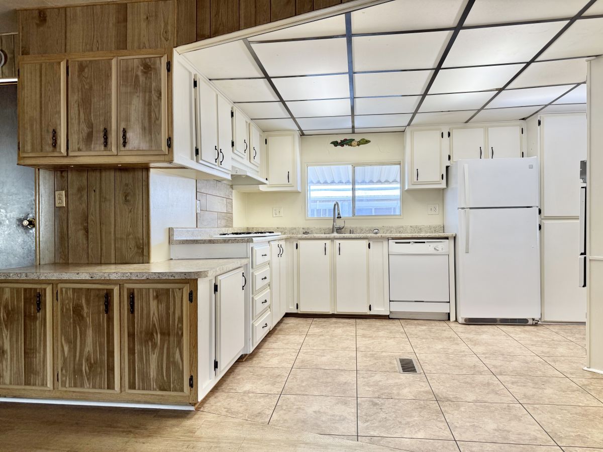 2200 W Wilson St # 062