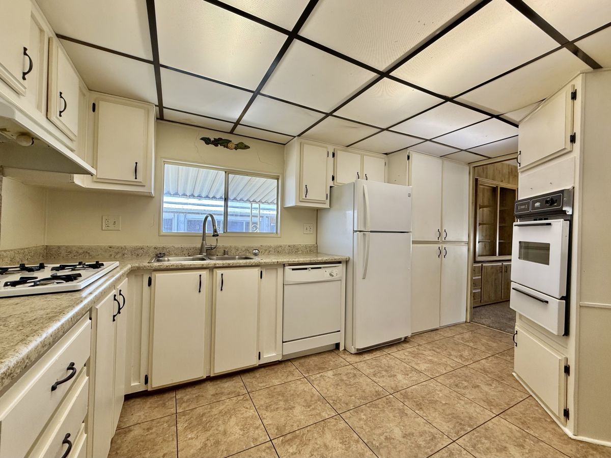 2200 W Wilson St # 062