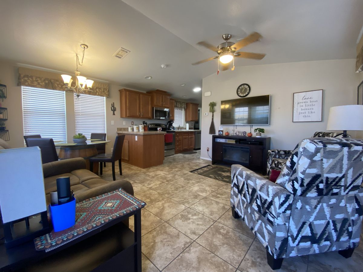 1110 North Henness Rd 1104