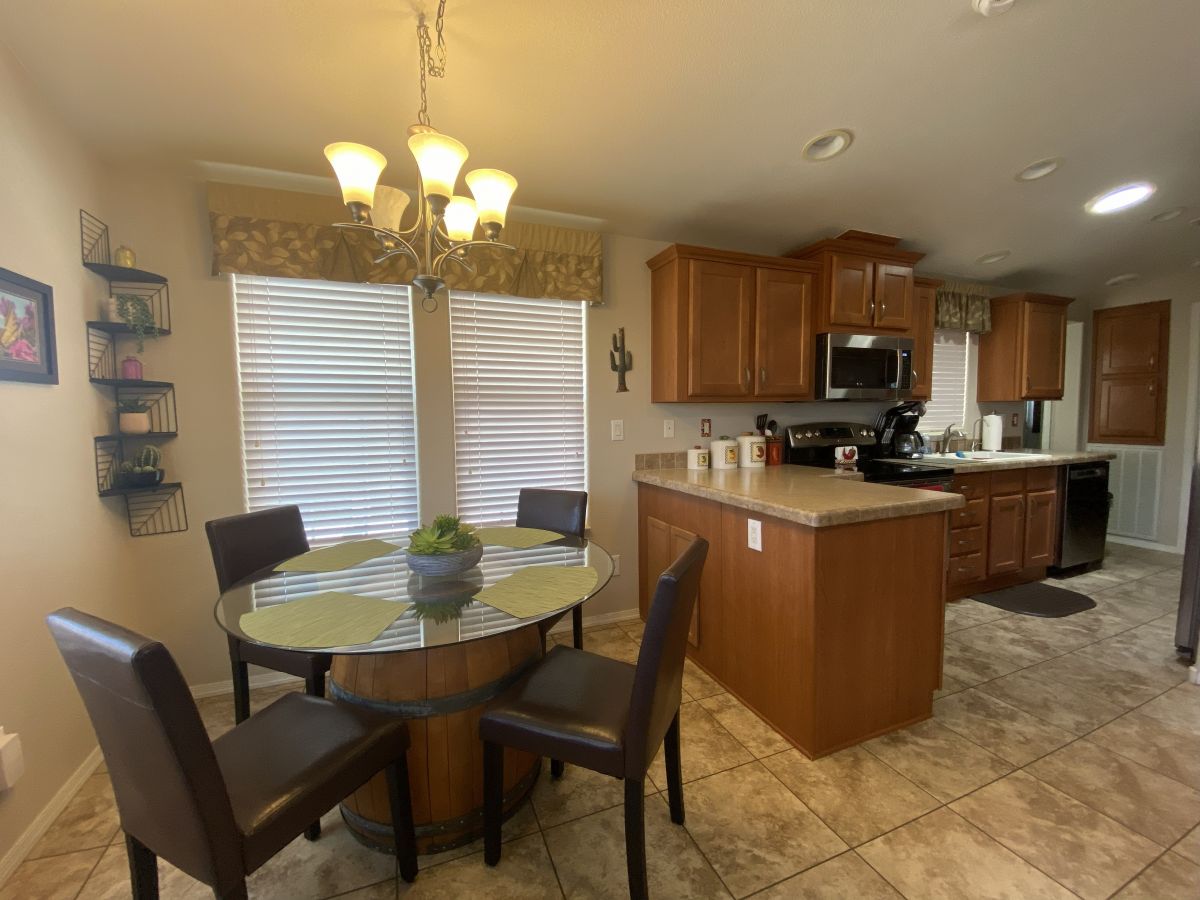 1110 North Henness Rd 1104