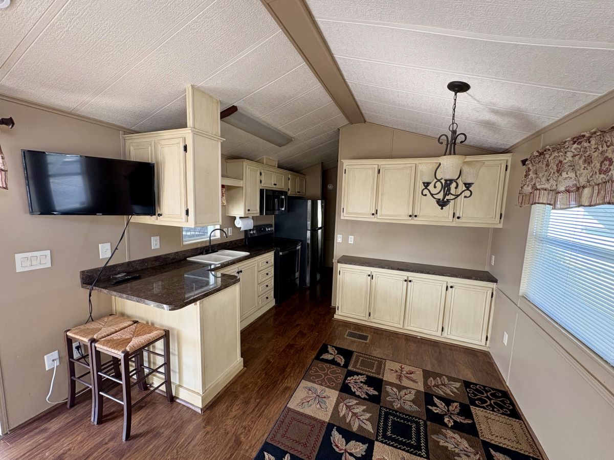 6633 53rd Avenue East D40