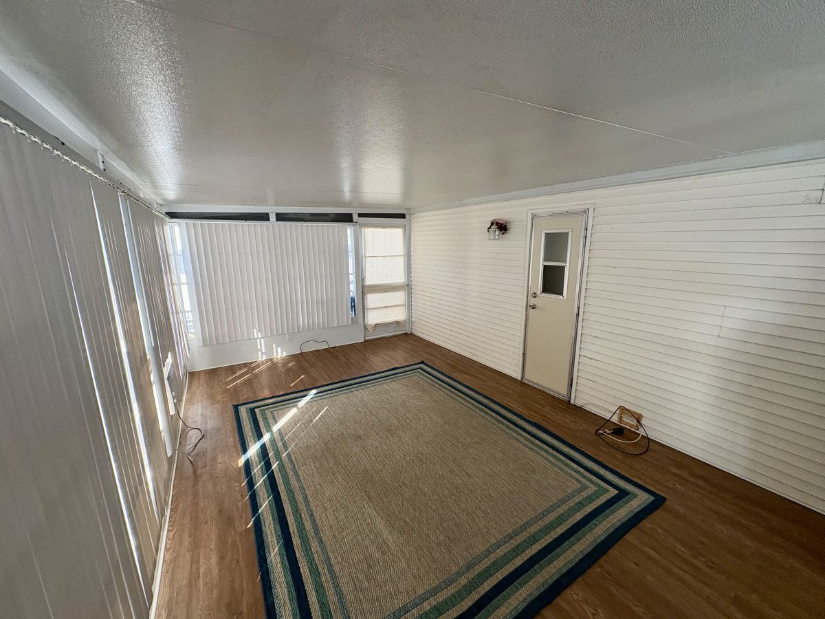 6633 53rd Avenue East D40