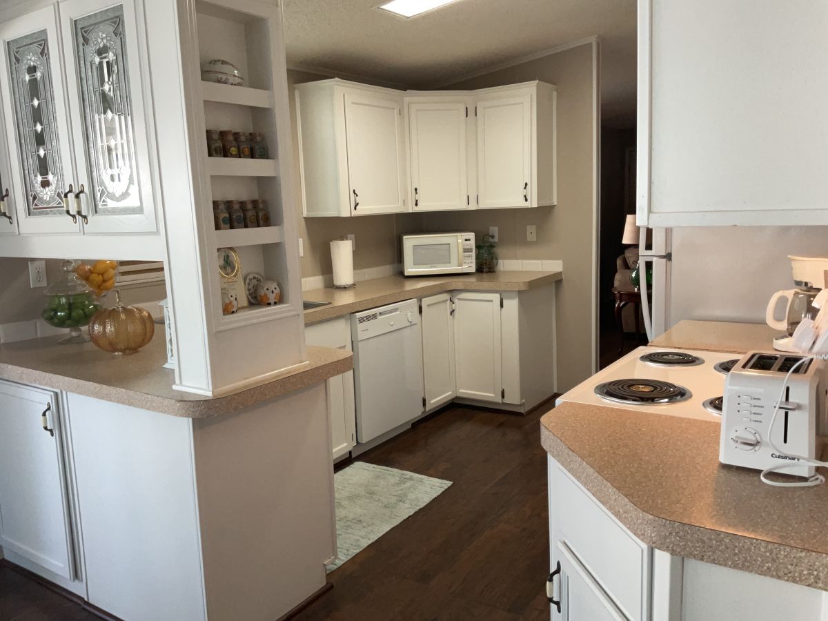 15430 LAKESHORE VILLA BLVD