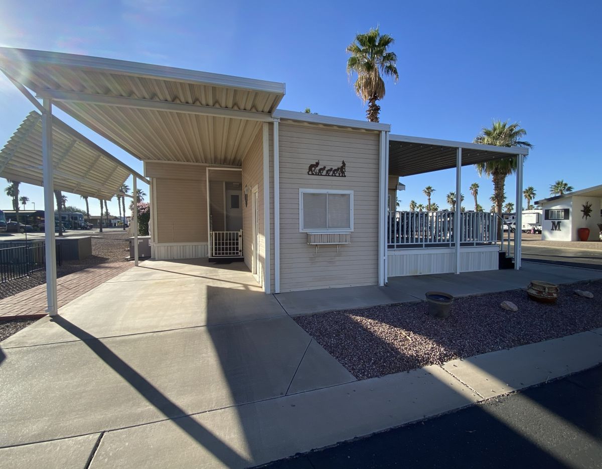 1110 North Henness Rd 1582