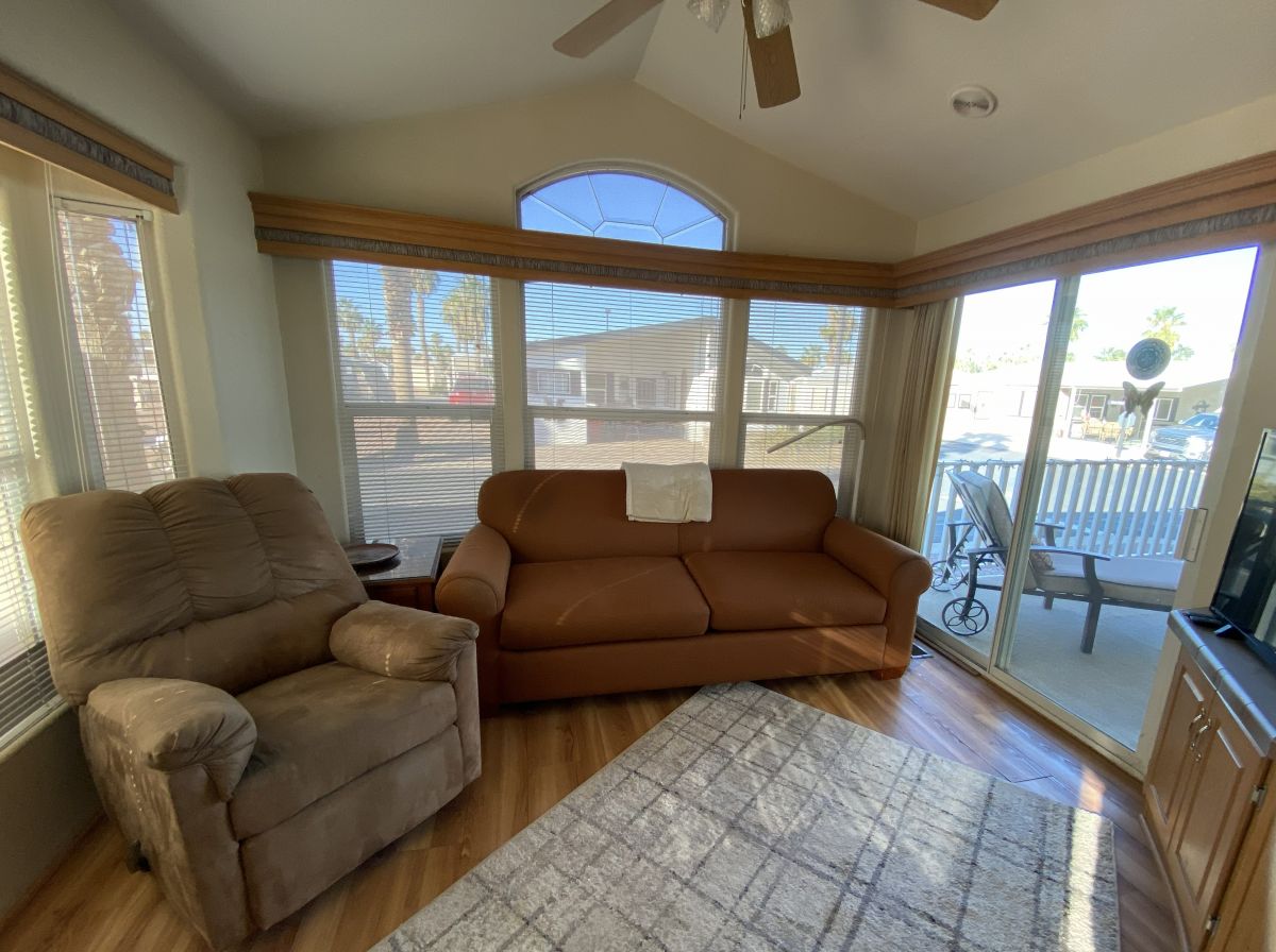 1110 North Henness Rd 1582