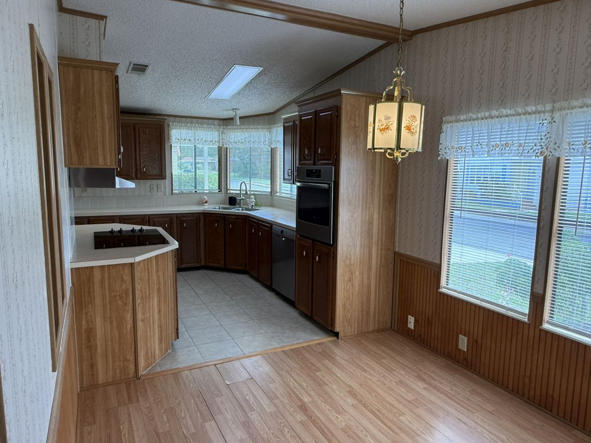 1332 Calle Bonita Dr.